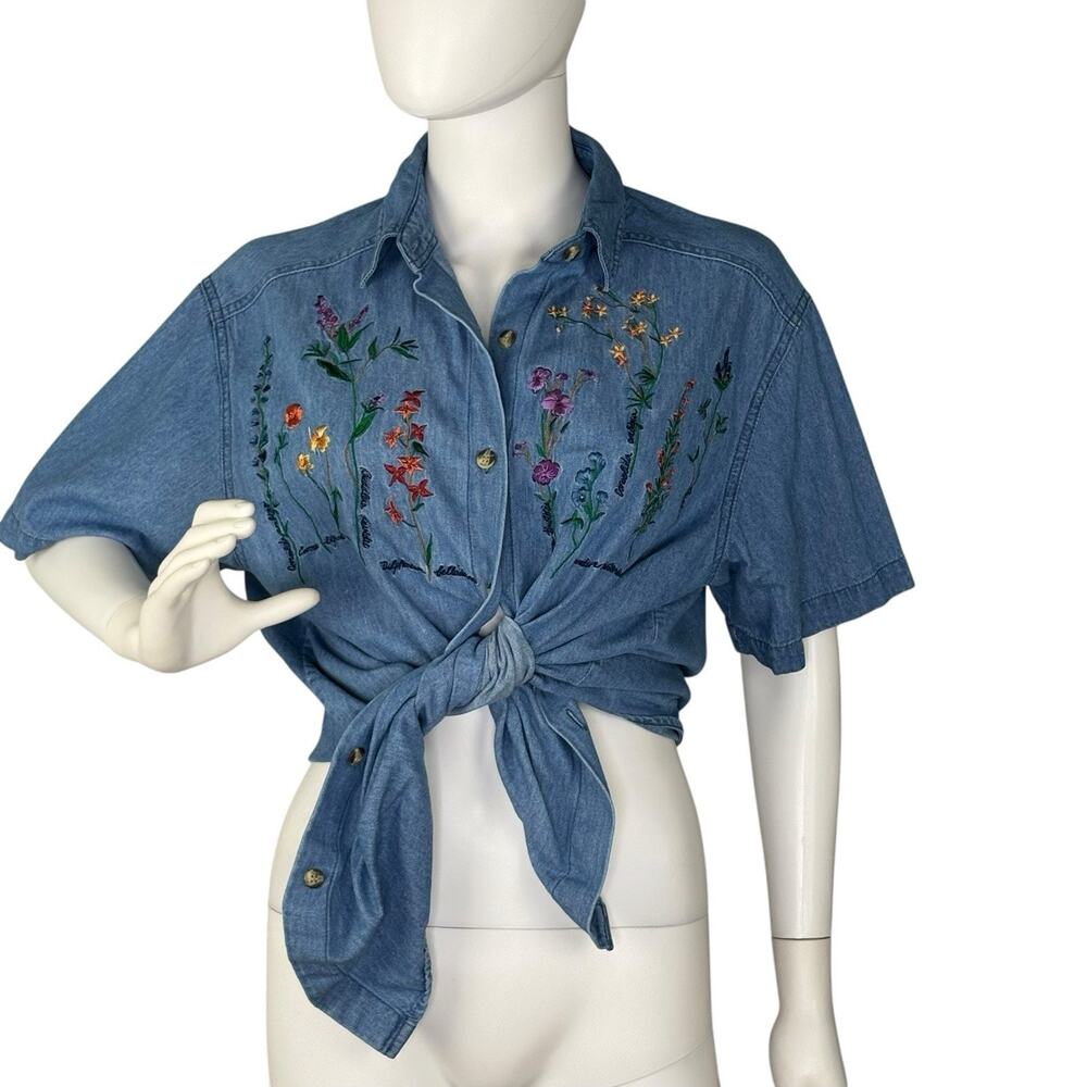 Vintage Y2K Womens Wildflower Nature Embroidered Chambray Button Up Shirt Size M